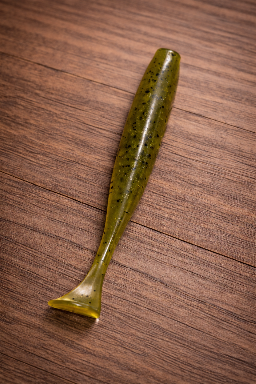 Green Pumpkin 4 Inch Paddle Tail ( 8 pack )